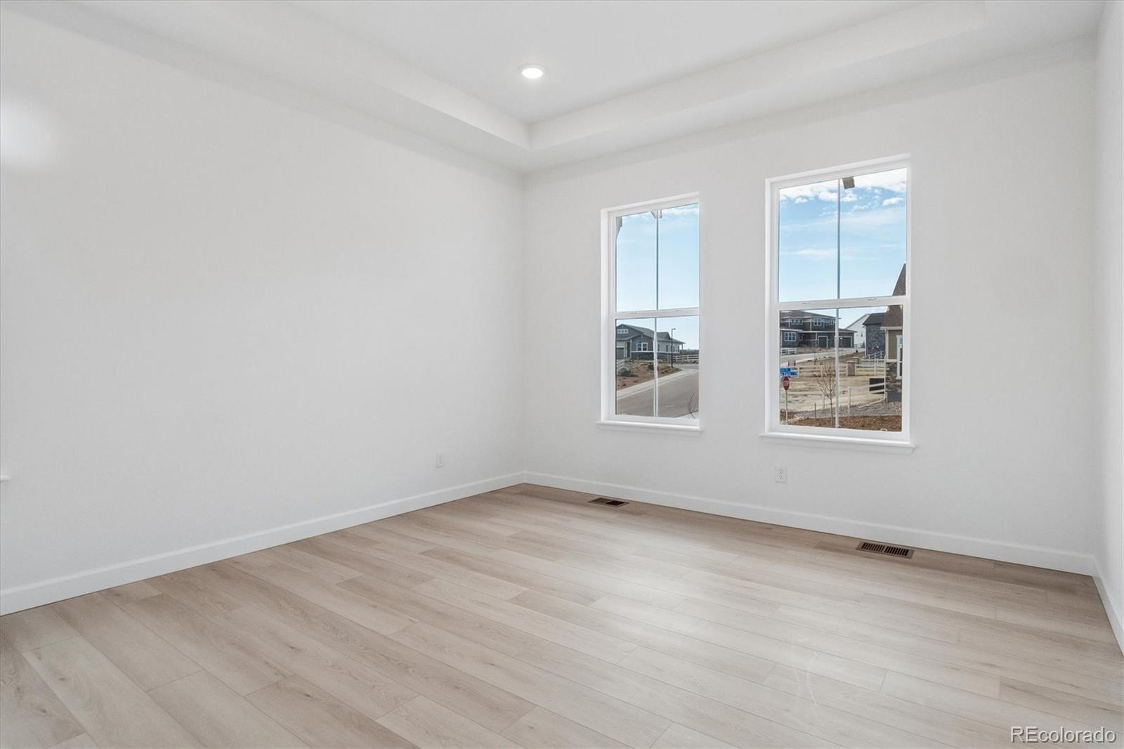 1715 Green Fern Point