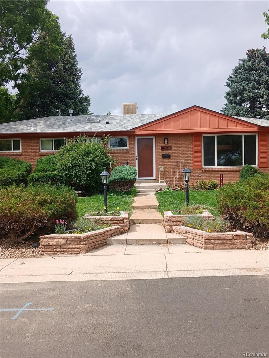 Photo of 6763 S Ash Way, Centennial, CO 80122 (MLS # 1716587)