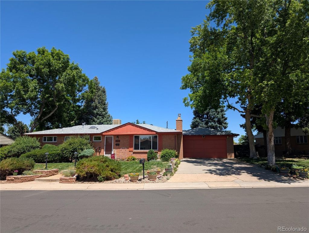Photo of 6763 S Ash Way, Centennial, CO 80122 (MLS # 1716587)