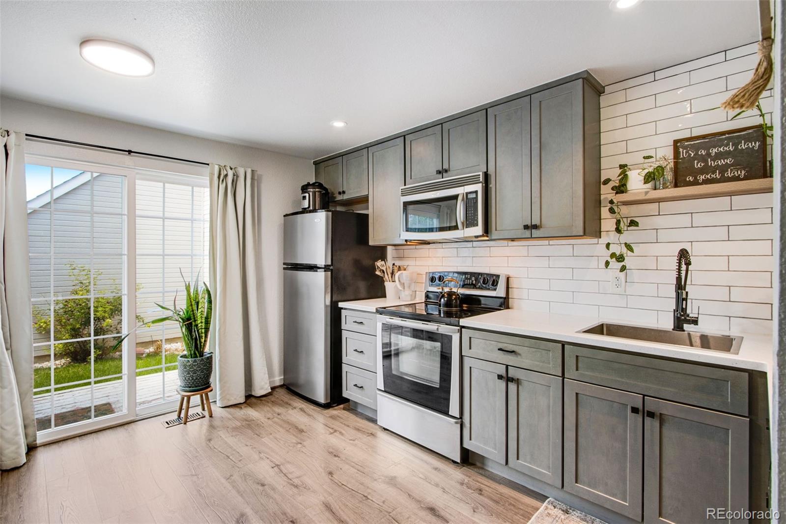 2154 Sunridge Circle - Photo 3