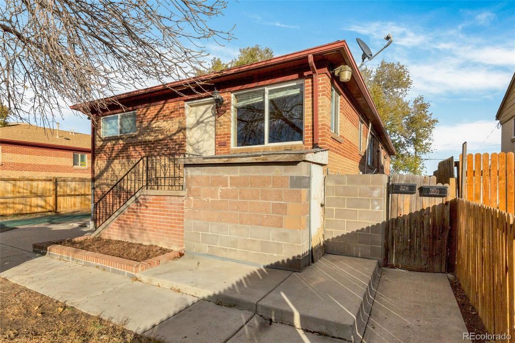 Photo of 326 S Alcott Street, Denver, CO 80219 (MLS # 7230312)