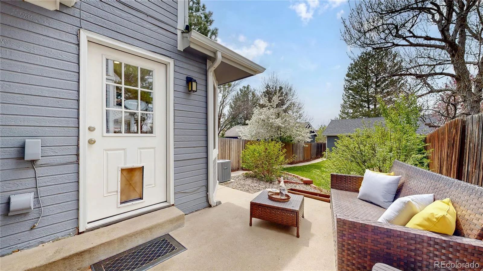 Aurora, Colorado 80014, United States, 3 Bedrooms Bedrooms, ,3 BathroomsBathrooms,Residential,Pending,115143