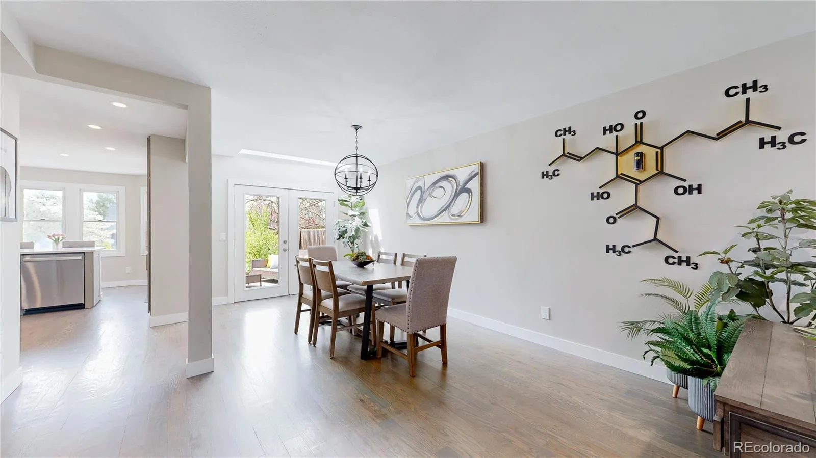 Aurora, Colorado 80014, United States, 3 Bedrooms Bedrooms, ,3 BathroomsBathrooms,Residential,Pending,115143