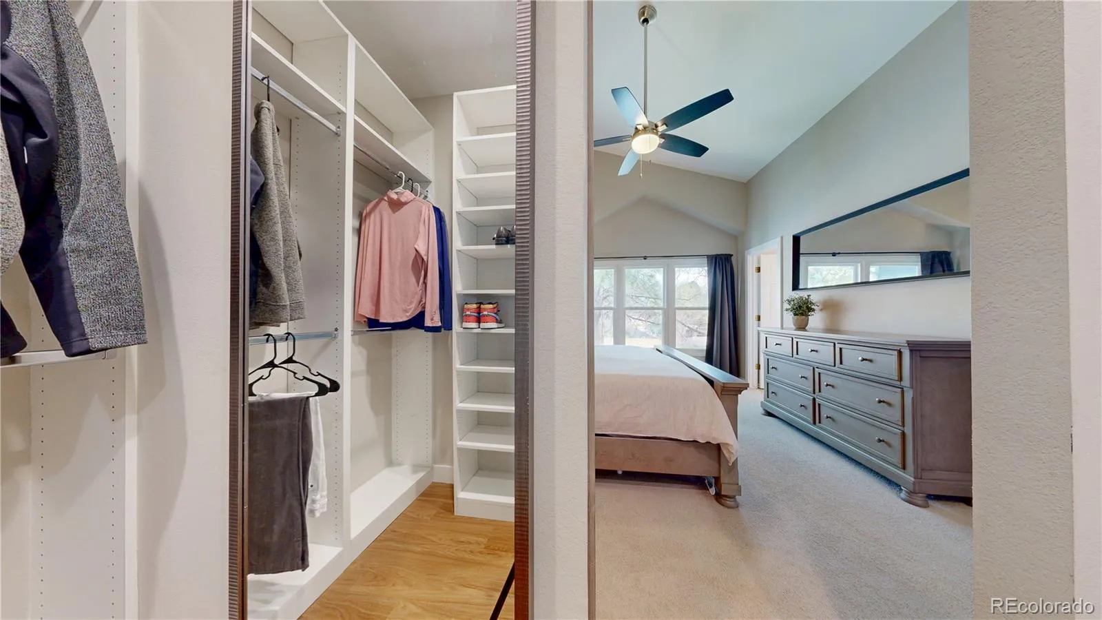 Aurora, Colorado 80014, United States, 3 Bedrooms Bedrooms, ,3 BathroomsBathrooms,Residential,Pending,115143