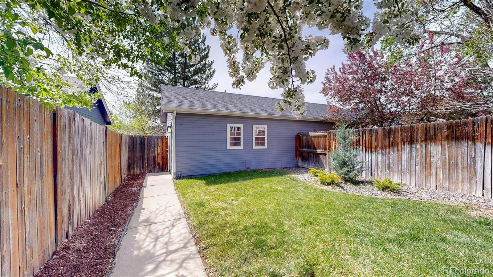 Aurora, Colorado 80014, United States, 3 Bedrooms Bedrooms, ,3 BathroomsBathrooms,Residential,Pending,115143