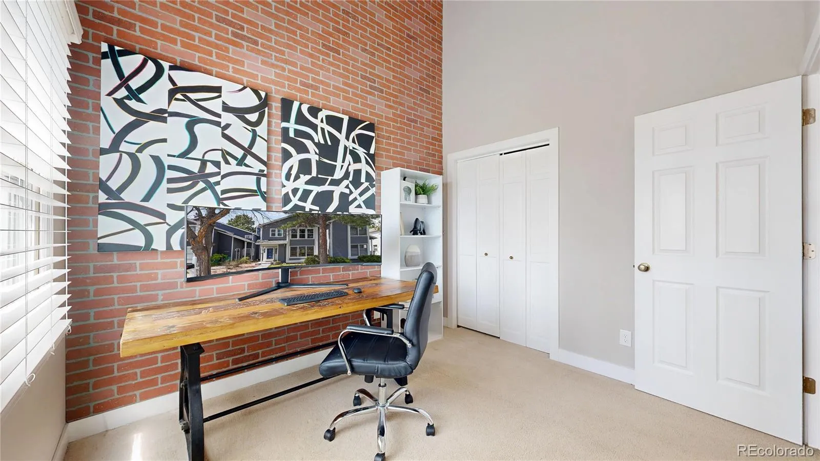 Aurora, Colorado 80014, United States, 3 Bedrooms Bedrooms, ,3 BathroomsBathrooms,Residential,Pending,115143