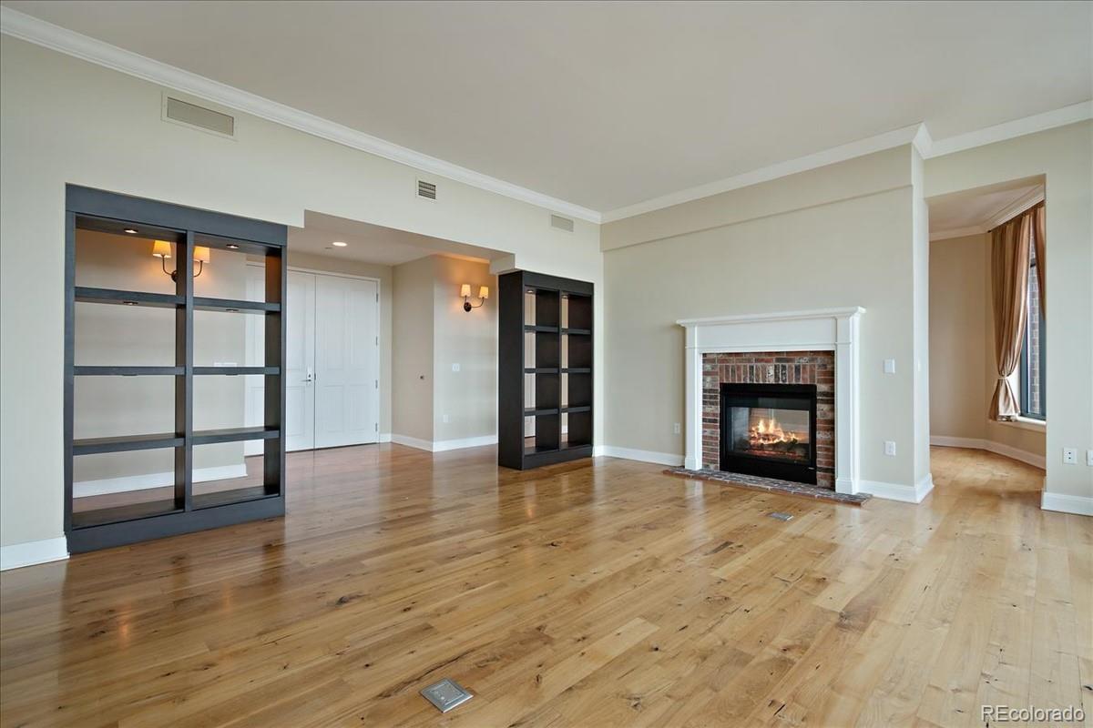 8100 E Union Avenue 2001