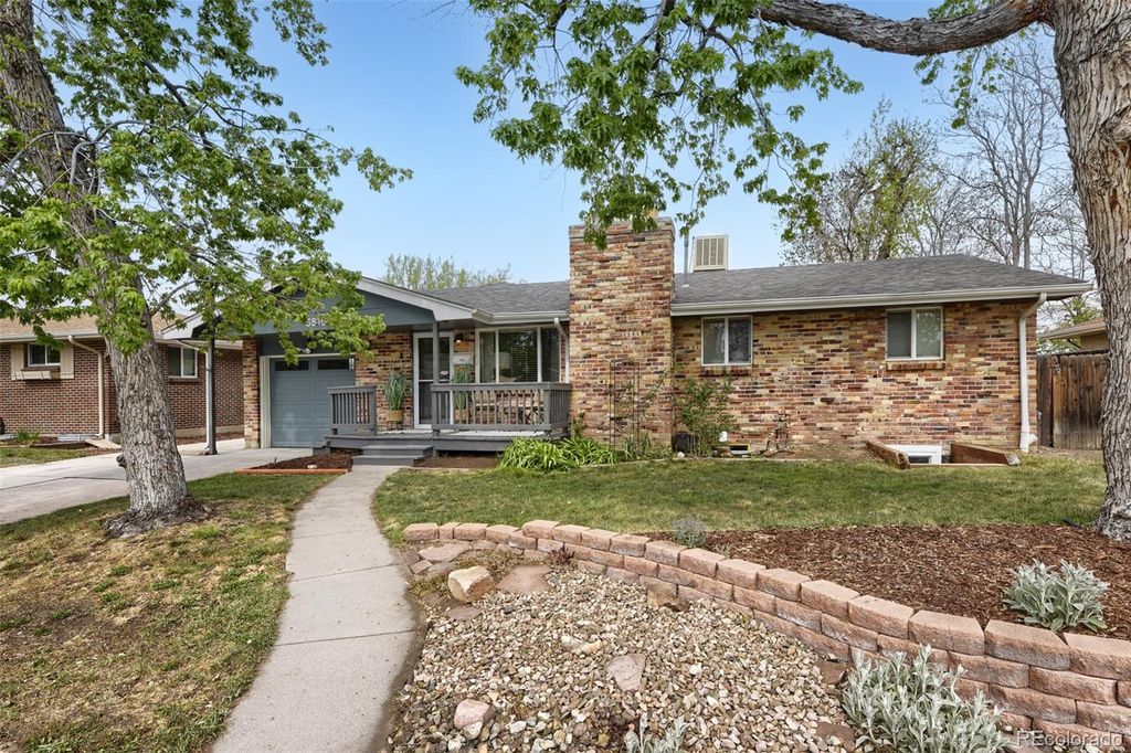 Photo of 5810 S Julian Street, Littleton, CO 80123 (MLS # 5628002)