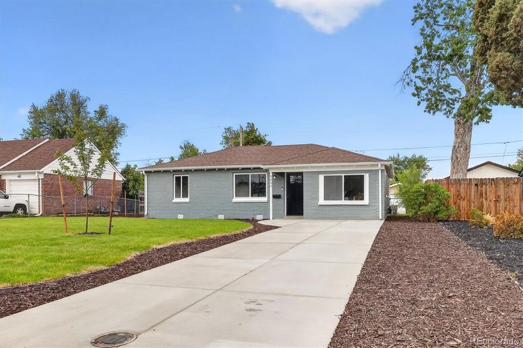 Photo of 3055 Holly Street, Denver, CO 80207 (MLS # 7337114)
