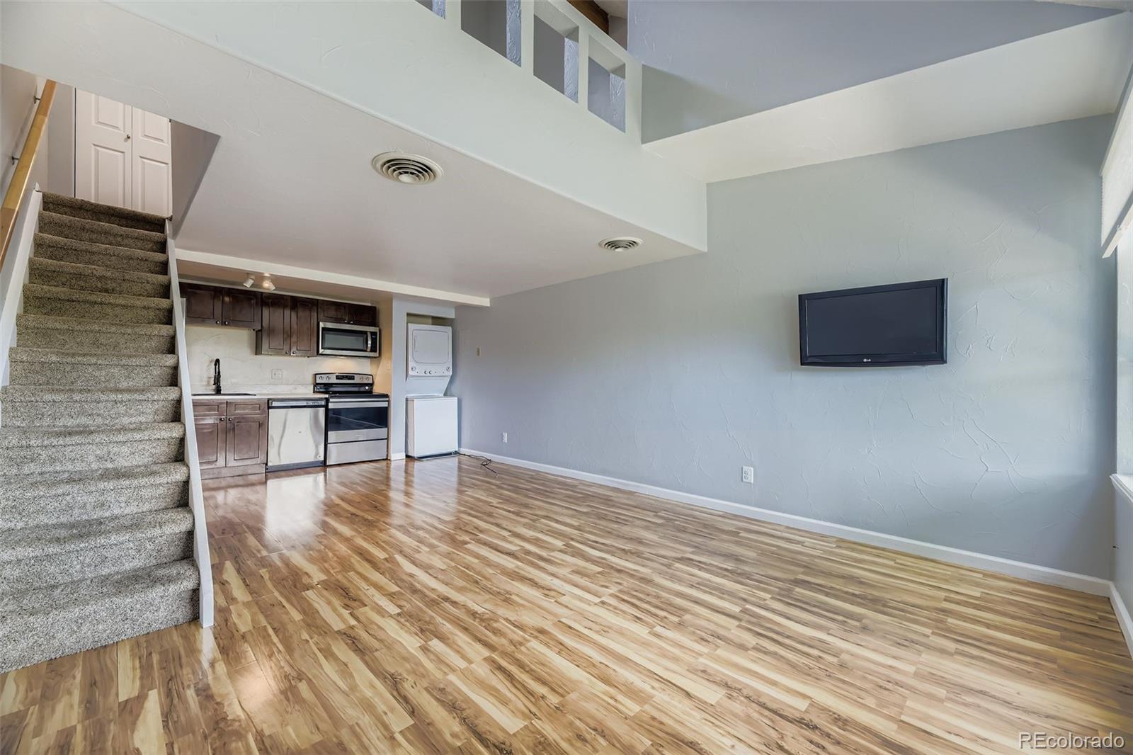 341 S Estes Street 32