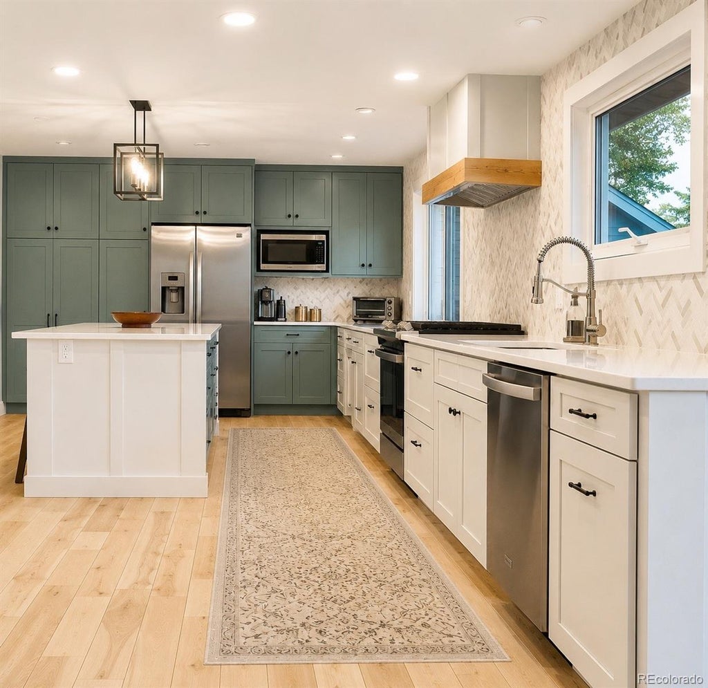 Photo of 22 Foothill Ash, Littleton, CO 80127 (MLS # 6888935)