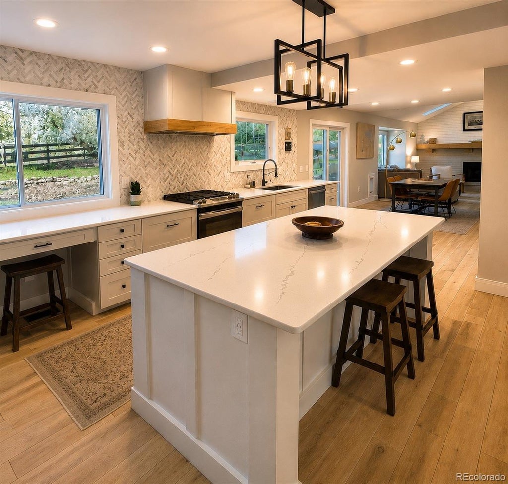 Photo of 22 Foothill Ash, Littleton, CO 80127 (MLS # 6888935)
