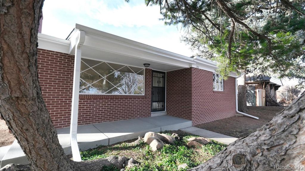 Photo of 1201 Reed Street, Lakewood, CO 80214 (MLS # 2902435)