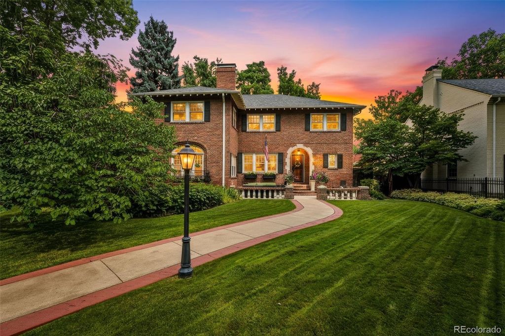 Photo of 5525 E 17th Avenue Parkway, Denver, CO 80220 (MLS # 7323850)