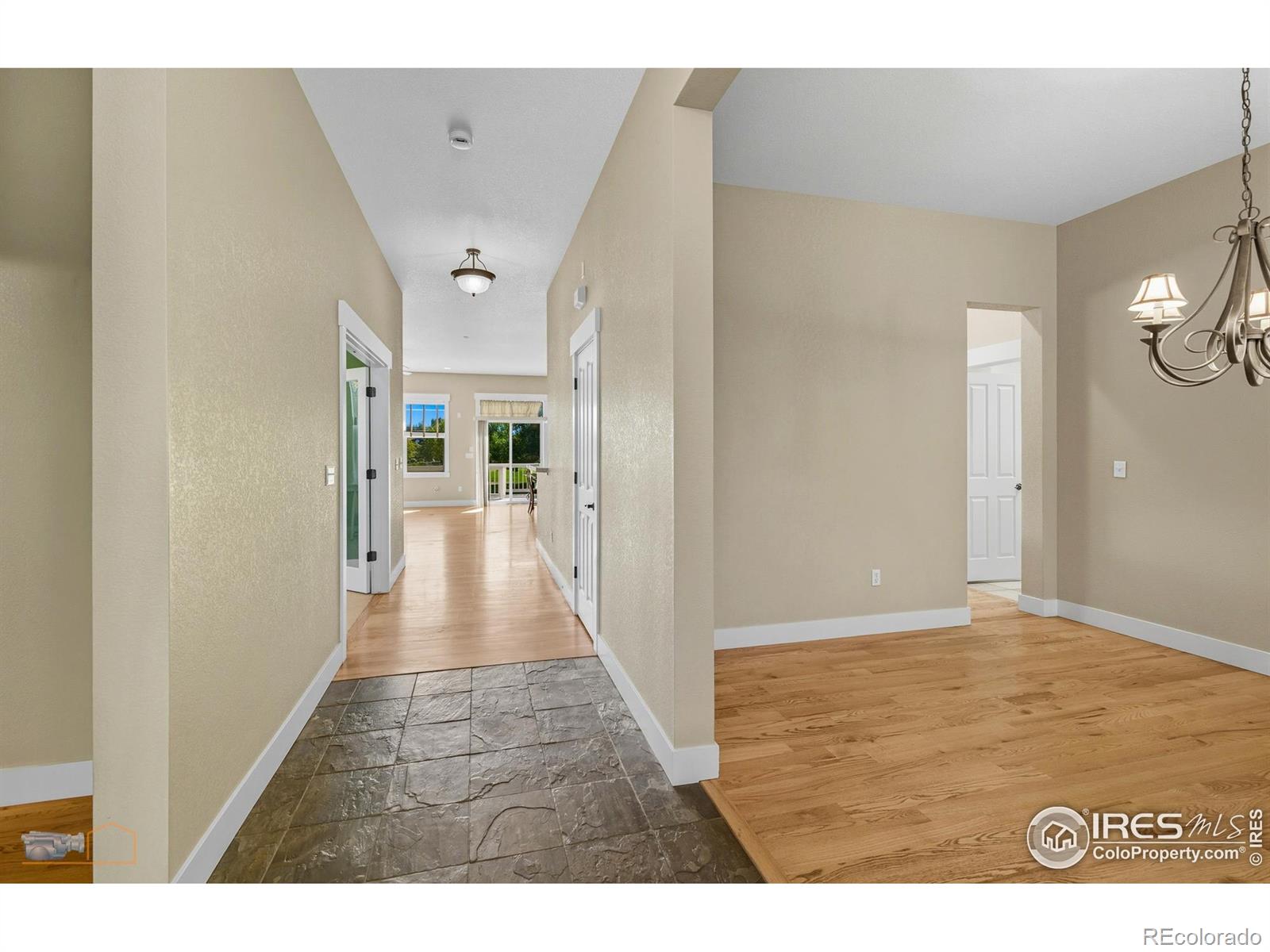 3044 Red Deer Trail