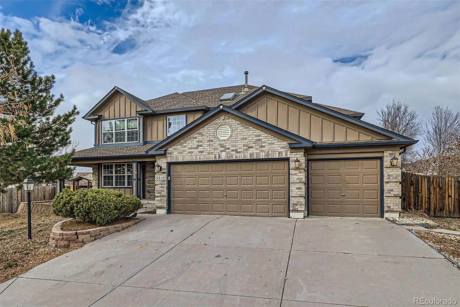 Colorado Springs, Colorado 80923, United States, 4 Bedrooms Bedrooms, ,4 BathroomsBathrooms,Residential,Pending,21309