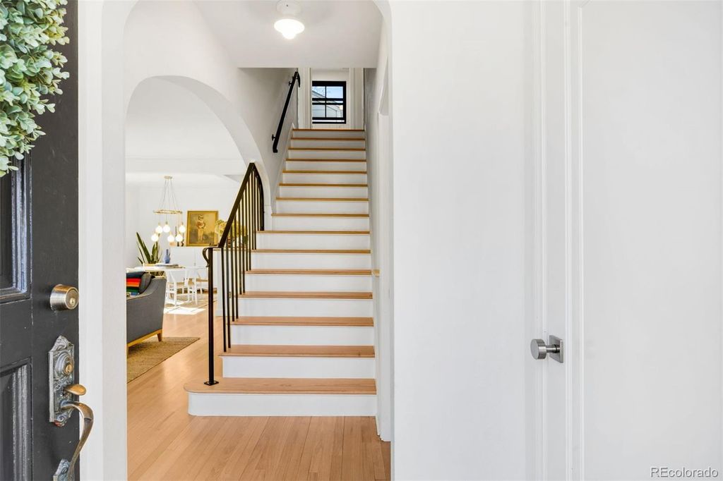 Photo of 939 S Ellipse Way, Denver, CO 80209 (MLS # 5223951)