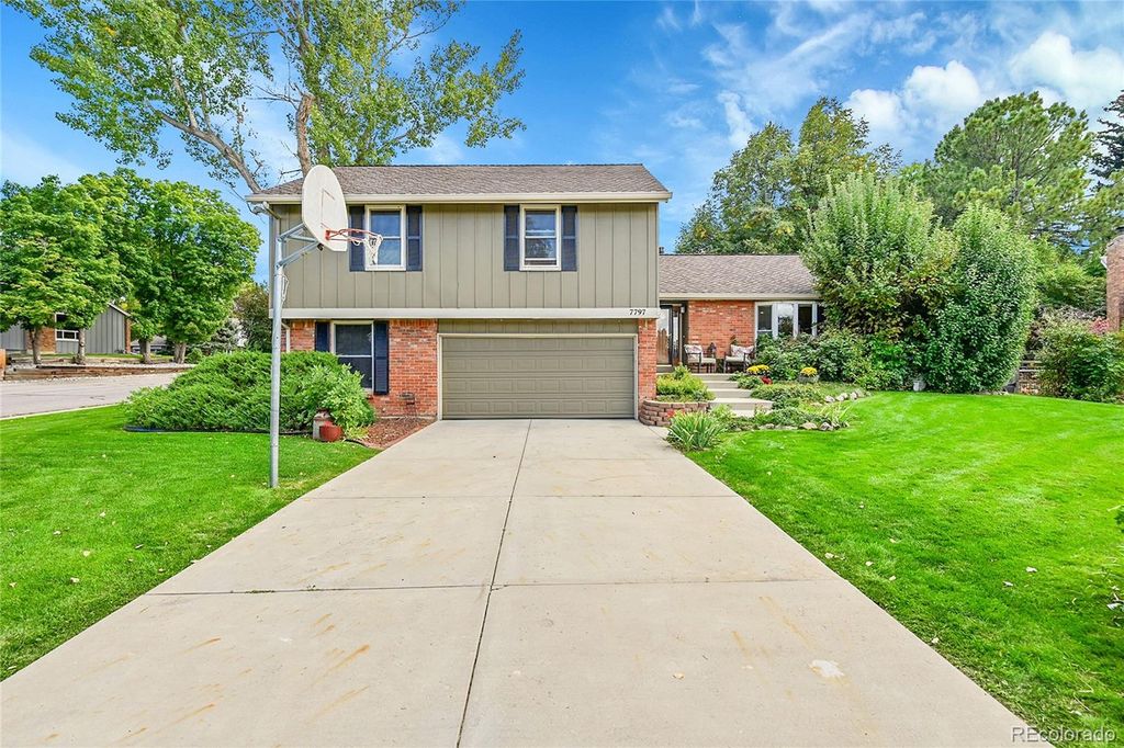 Photo of 7797 S Willow Way, Centennial, CO 80112 (MLS # 6391874)