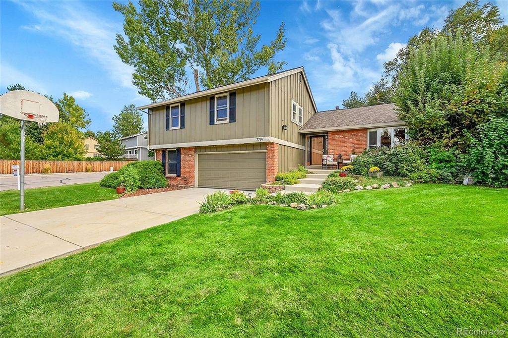 Photo of 7797 S Willow Way, Centennial, CO 80112 (MLS # 6391874)