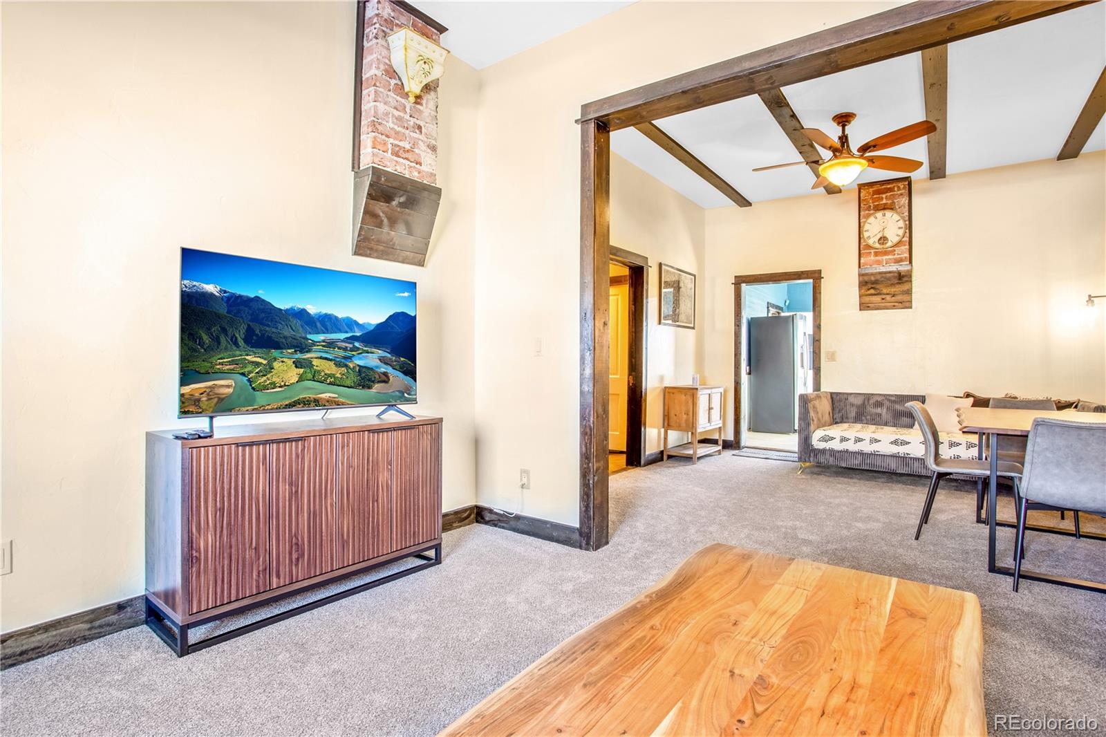 427 W 3rd Street