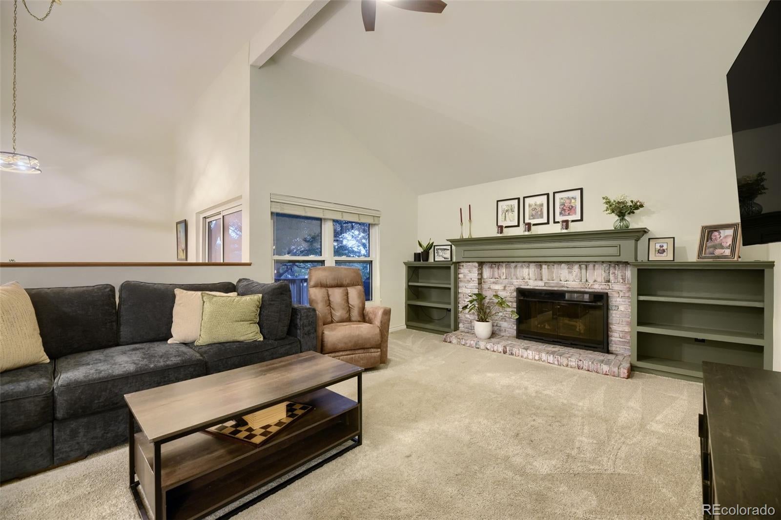8786 Iris Street