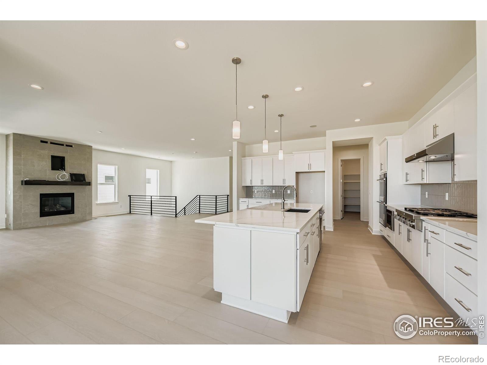 3120 Westcliff Drive