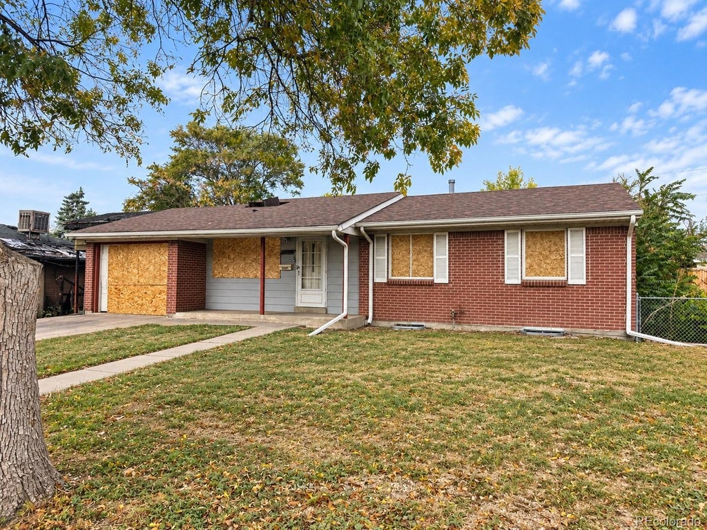 Photo of 11593 E Alaska Avenue, Aurora, CO 80012 (MLS # 3169056)