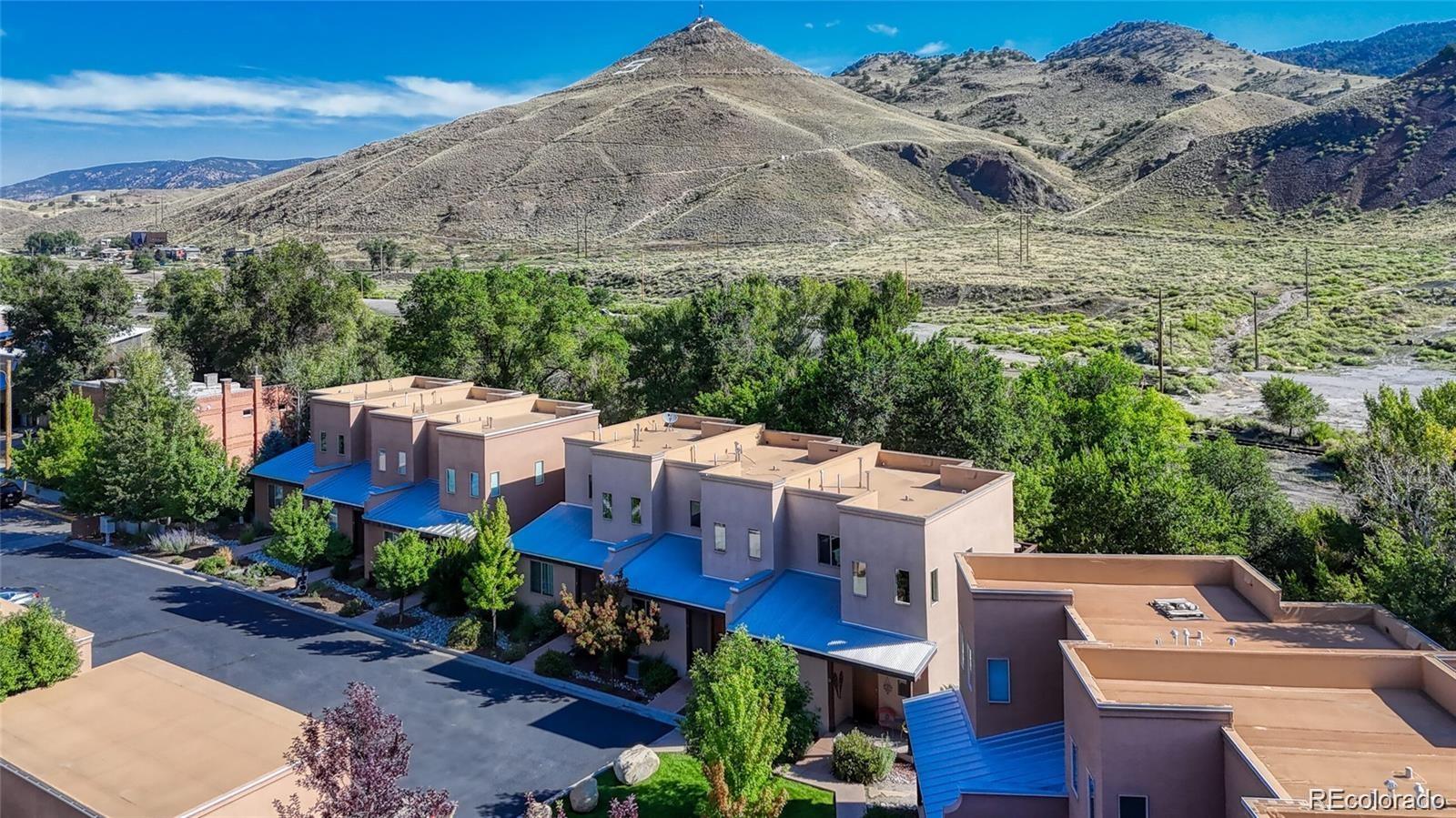 402 E Sackett Avenue D