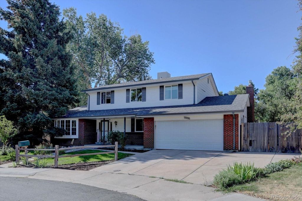 Photo of 11452 W Louisiana Avenue, Lakewood, CO 80237 (MLS # 8652536)