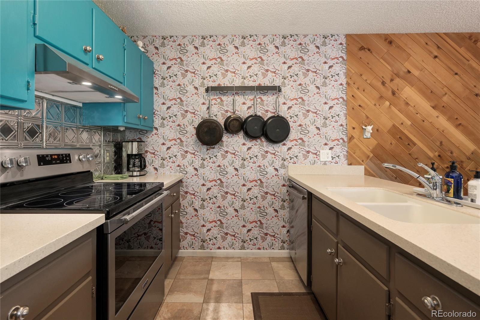 510 Kings Crossing C 202
