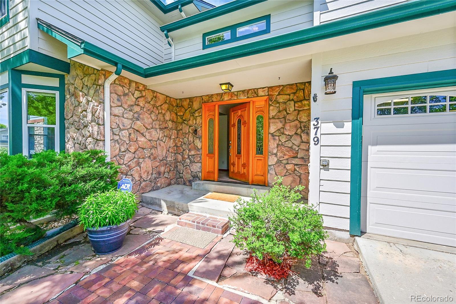 379 Lincoln Court