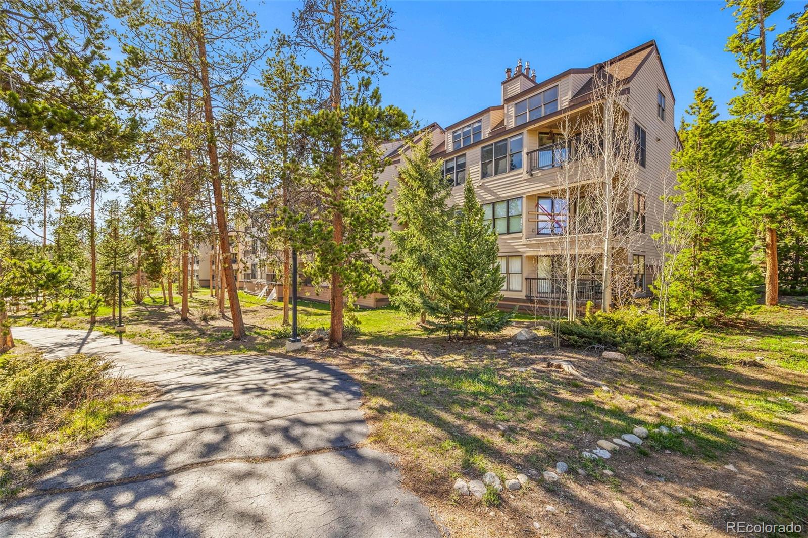 240 Tennis Club Road 1677
