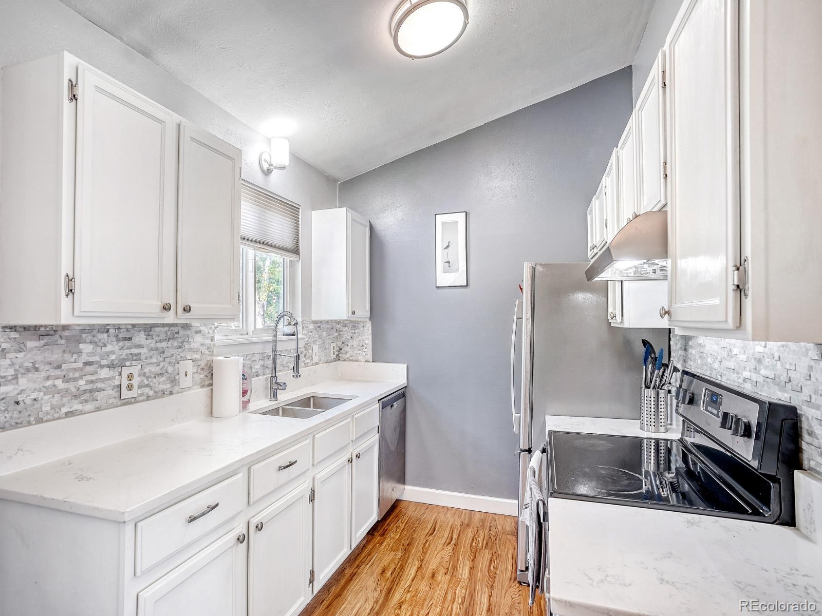 1463 W 135th Place