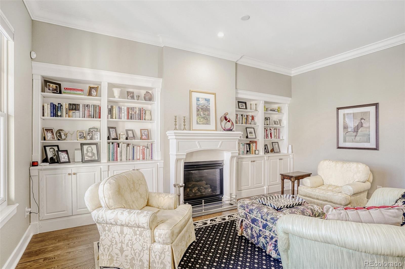 1913 W Lilley Avenue