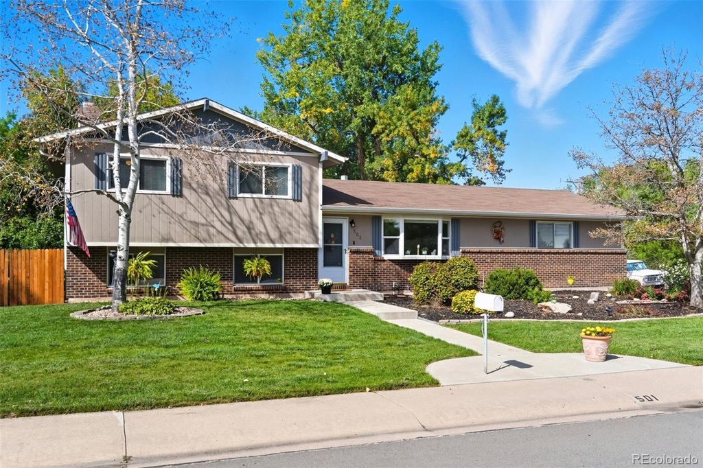 Photo of 501 Locust Grove Drive, Fort Collins, CO 80521 (MLS # 7037550)