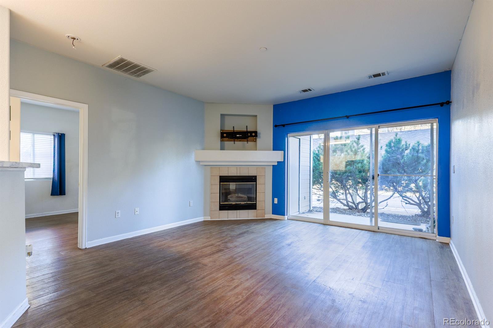 7355 S Alkire Street 105