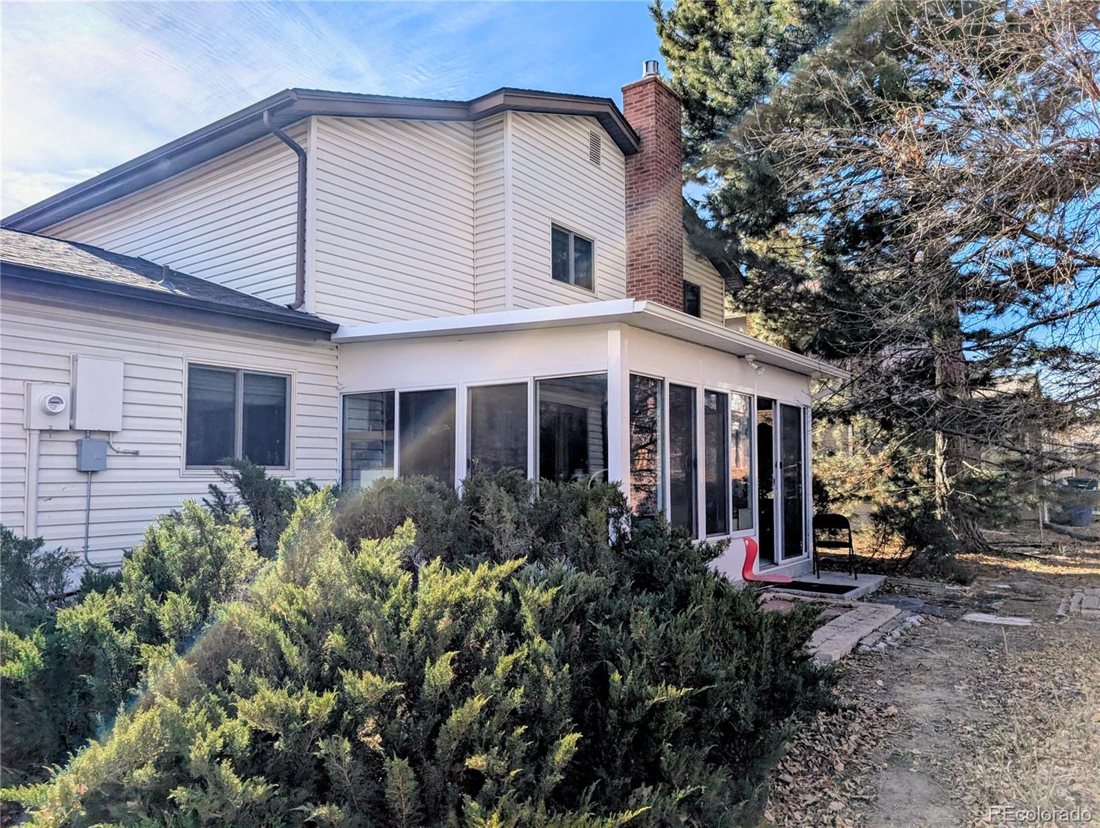 3752 S Mission Parkway