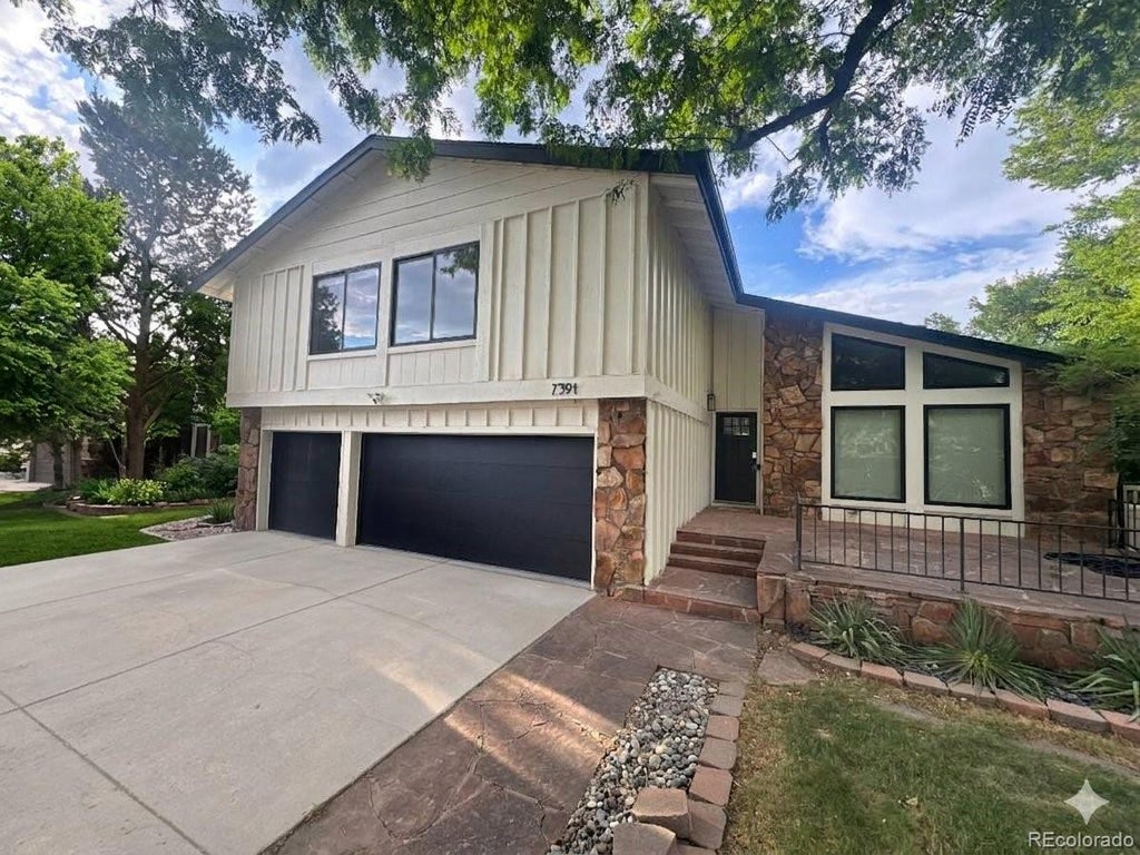 Photo of 7391 S Costilla Street, Littleton, CO 80120 (MLS # 6803355)