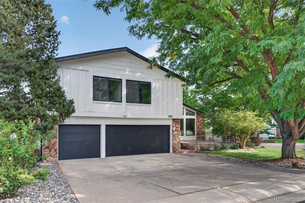 Photo of 7391 S Costilla Street, Littleton, CO 80120 (MLS # 6803355)