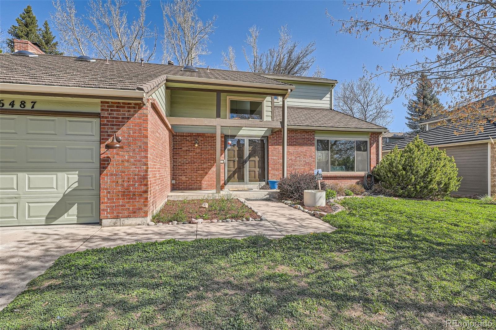 6487 W Weaver Avenue