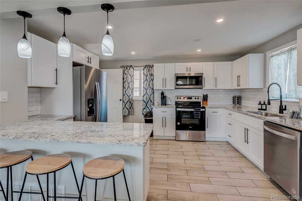 Photo of 6733 S Ash Way, Centennial, CO 80122 (MLS # 2497499)