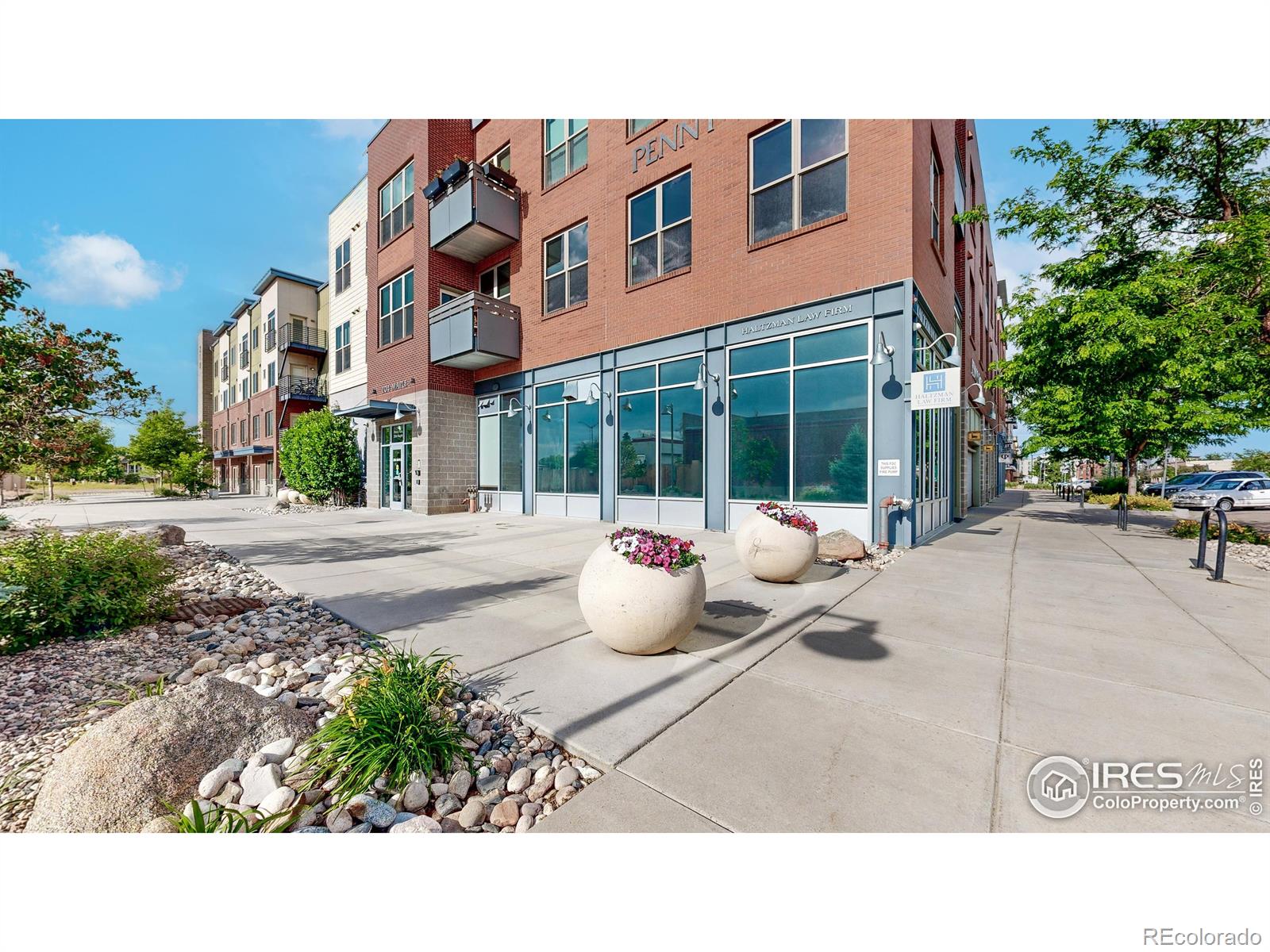 204 Maple Street 403