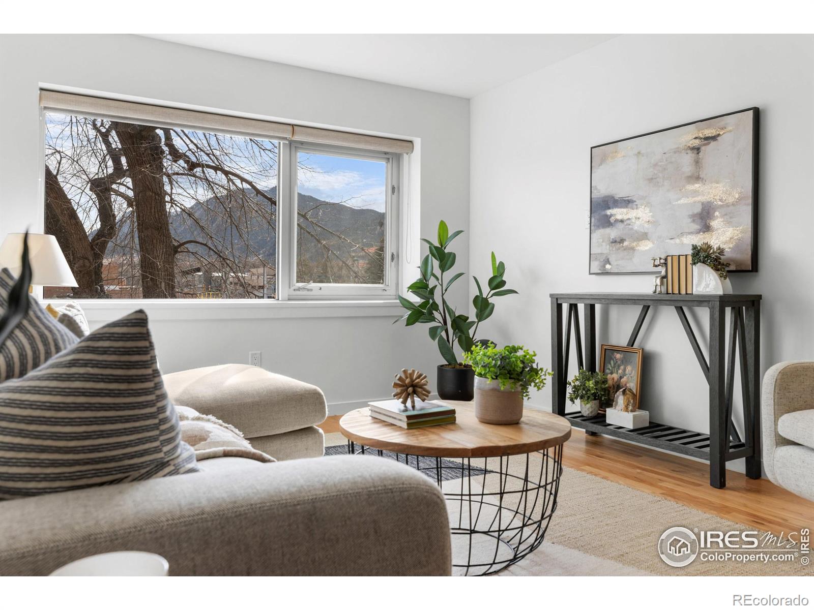 1201 Balsam Avenue 201