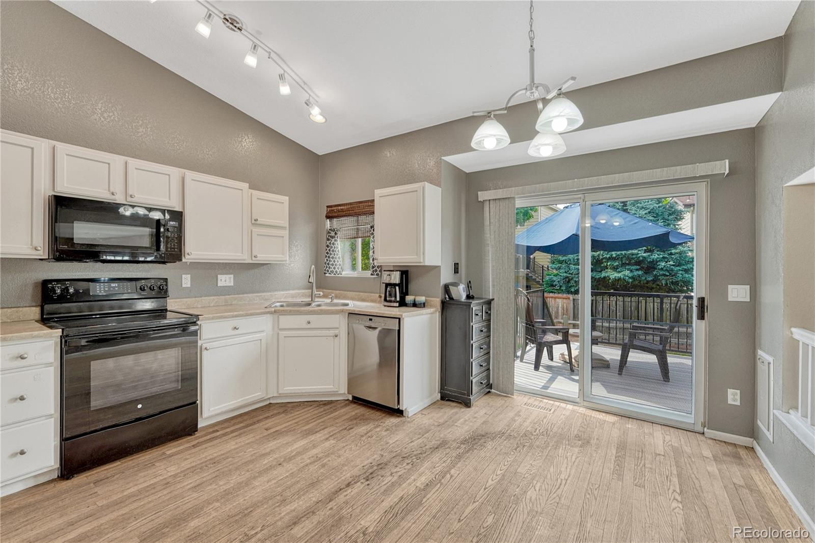 21789 Farmingdale Way, Parker, CO, 80138 3 21789 Farmingdale Way
