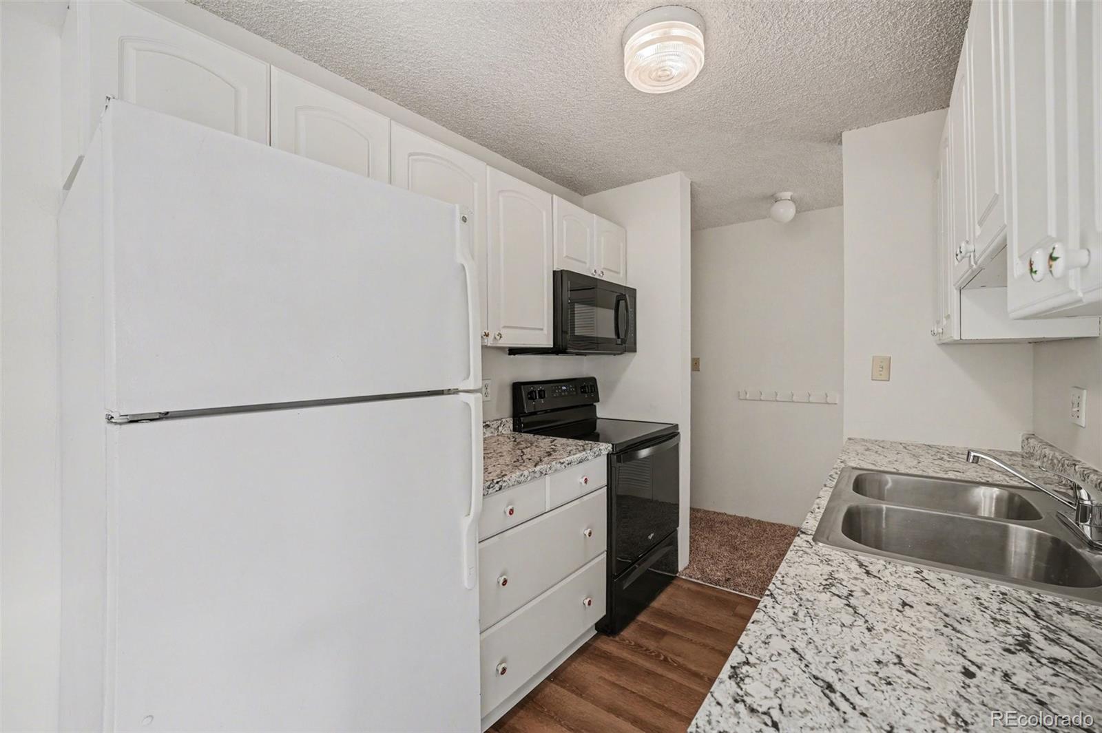 10211 Ura Lane 3-201