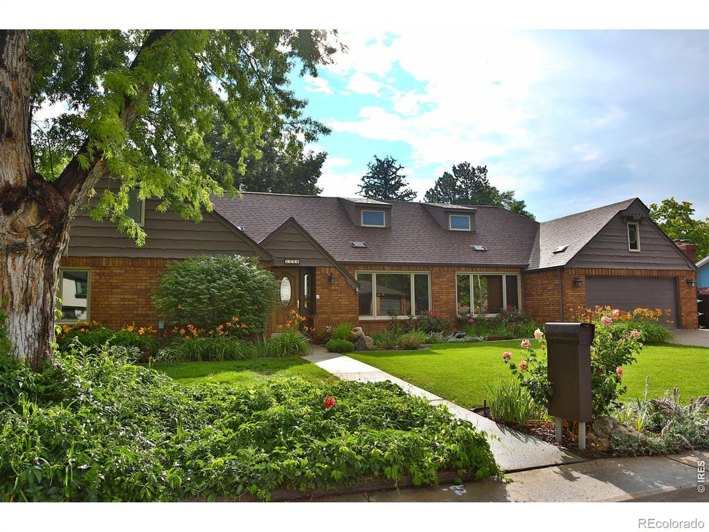 Photo of 1370 Bellaire Street, Broomfield, CO 80020 (MLS # IR1066552)