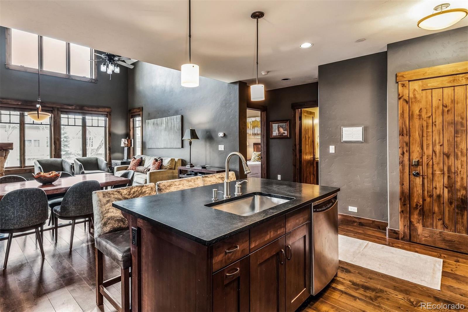 600 Columbine Road 5305