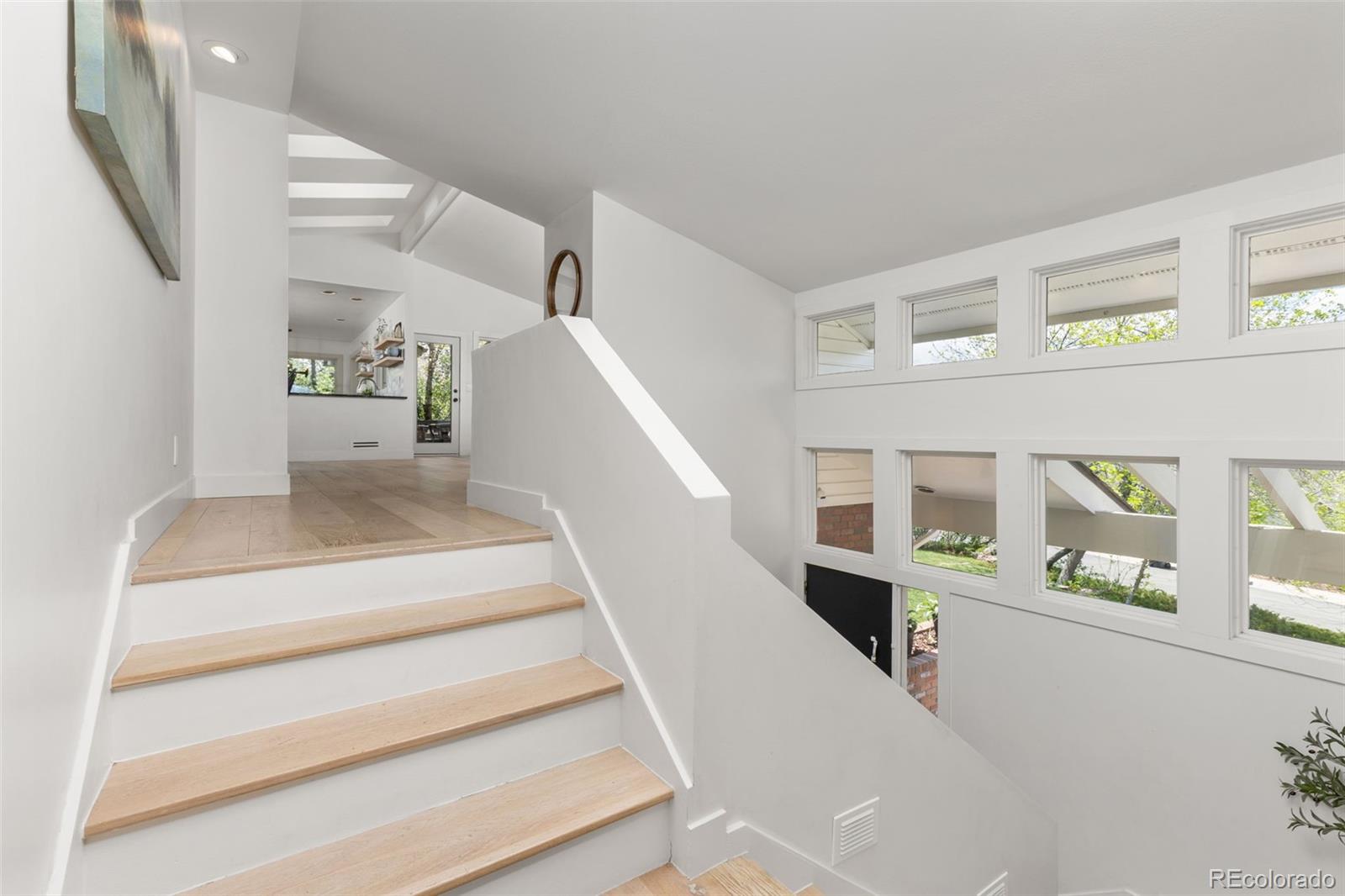 33 Oakridge Drive