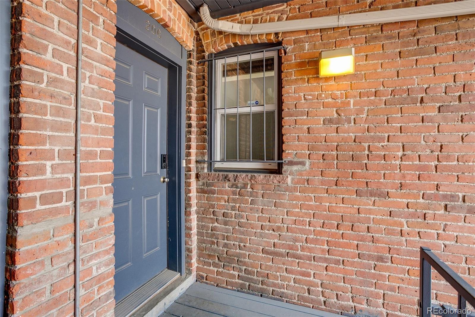 2306 Glenarm 206