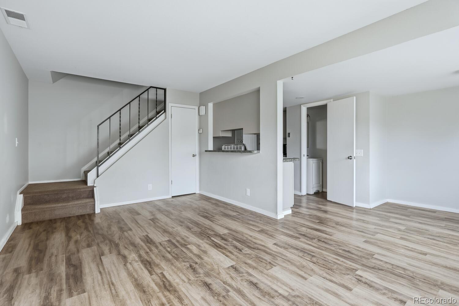 3354 S Flower Street 14